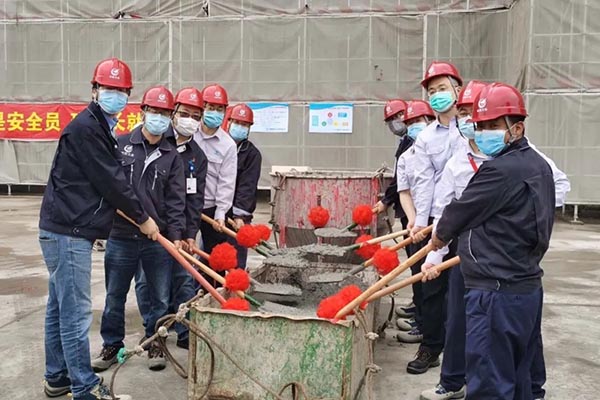 2-中國航發商發臨港基地在建項目主體結構全面封頂.jpg 2-中國航發商發臨港基地在建項目主體結構全面封頂.jpg